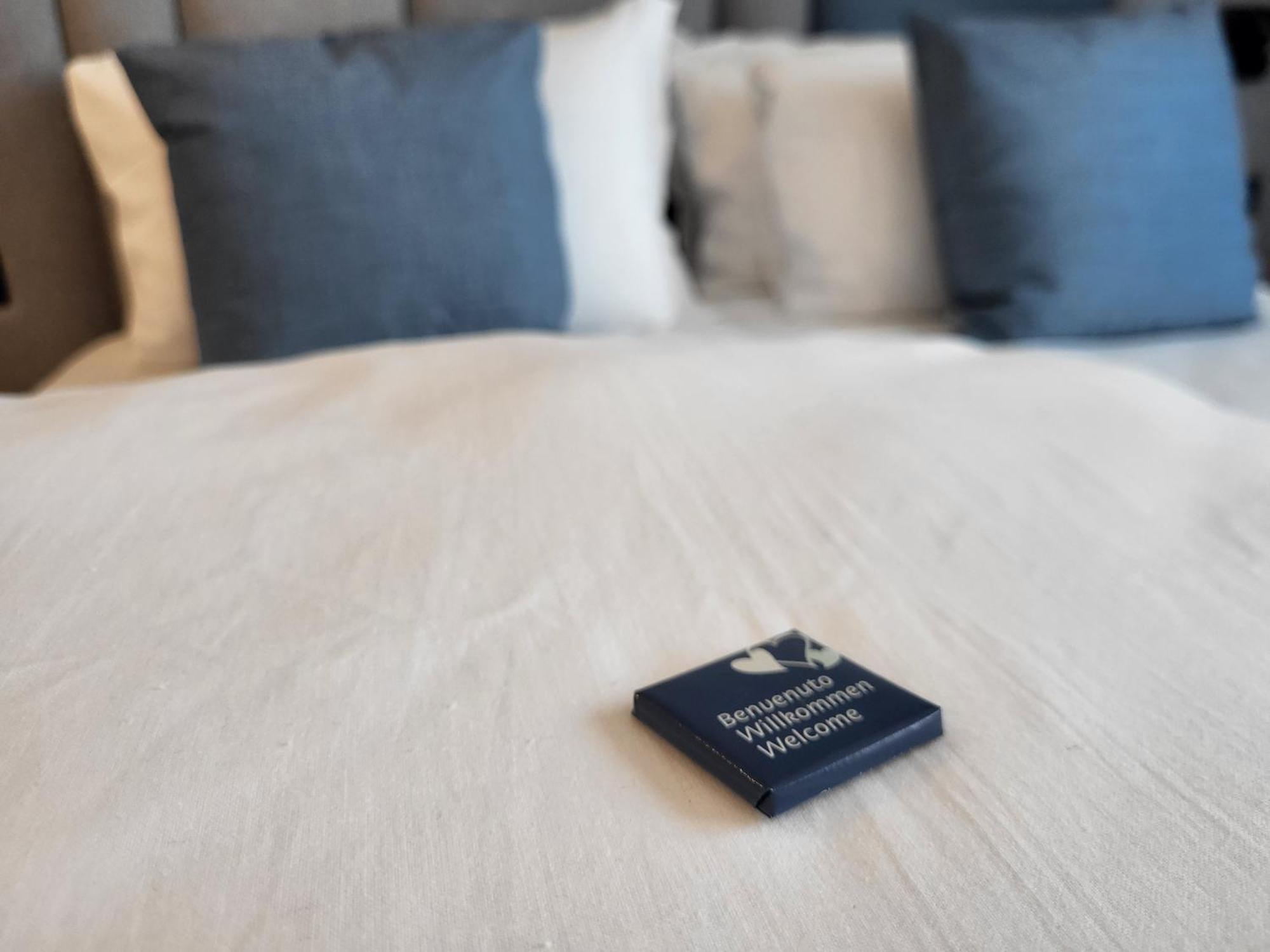 Attilio High Living Suites - Adults Only Torri Del Benaco Kamer foto