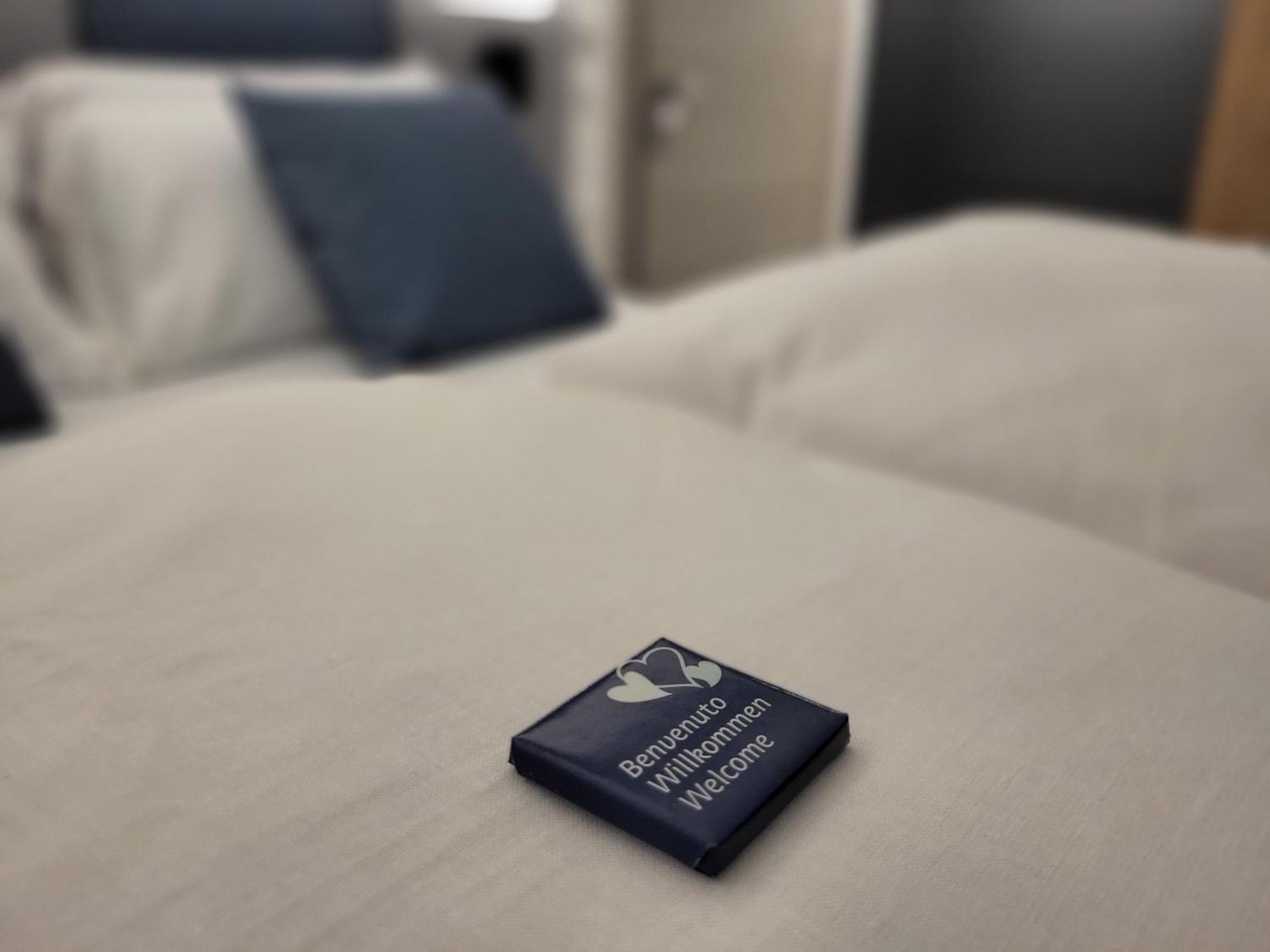 Attilio High Living Suites - Adults Only Torri Del Benaco Buitenkant foto