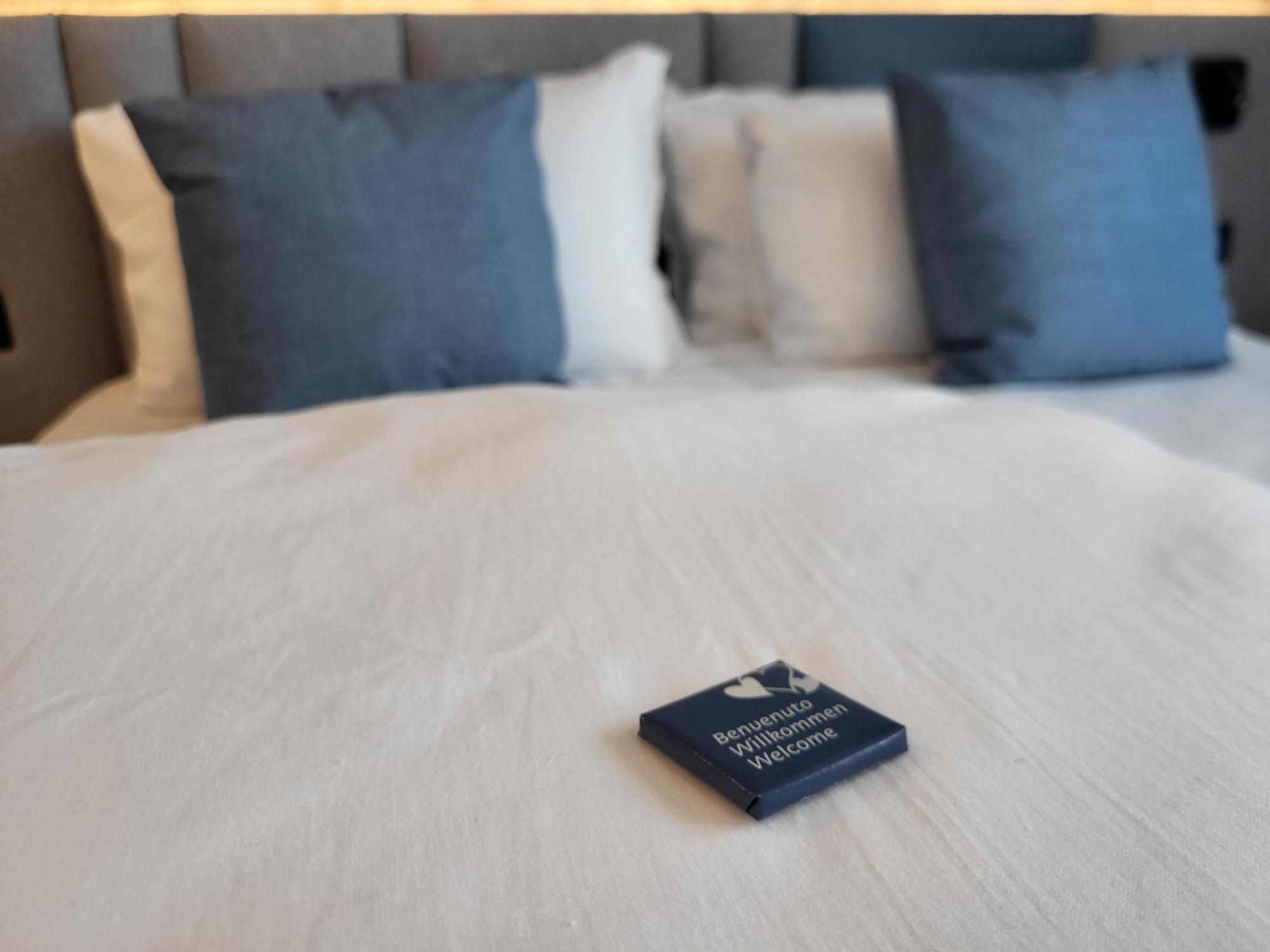 Attilio High Living Suites - Adults Only Torri Del Benaco Kamer foto