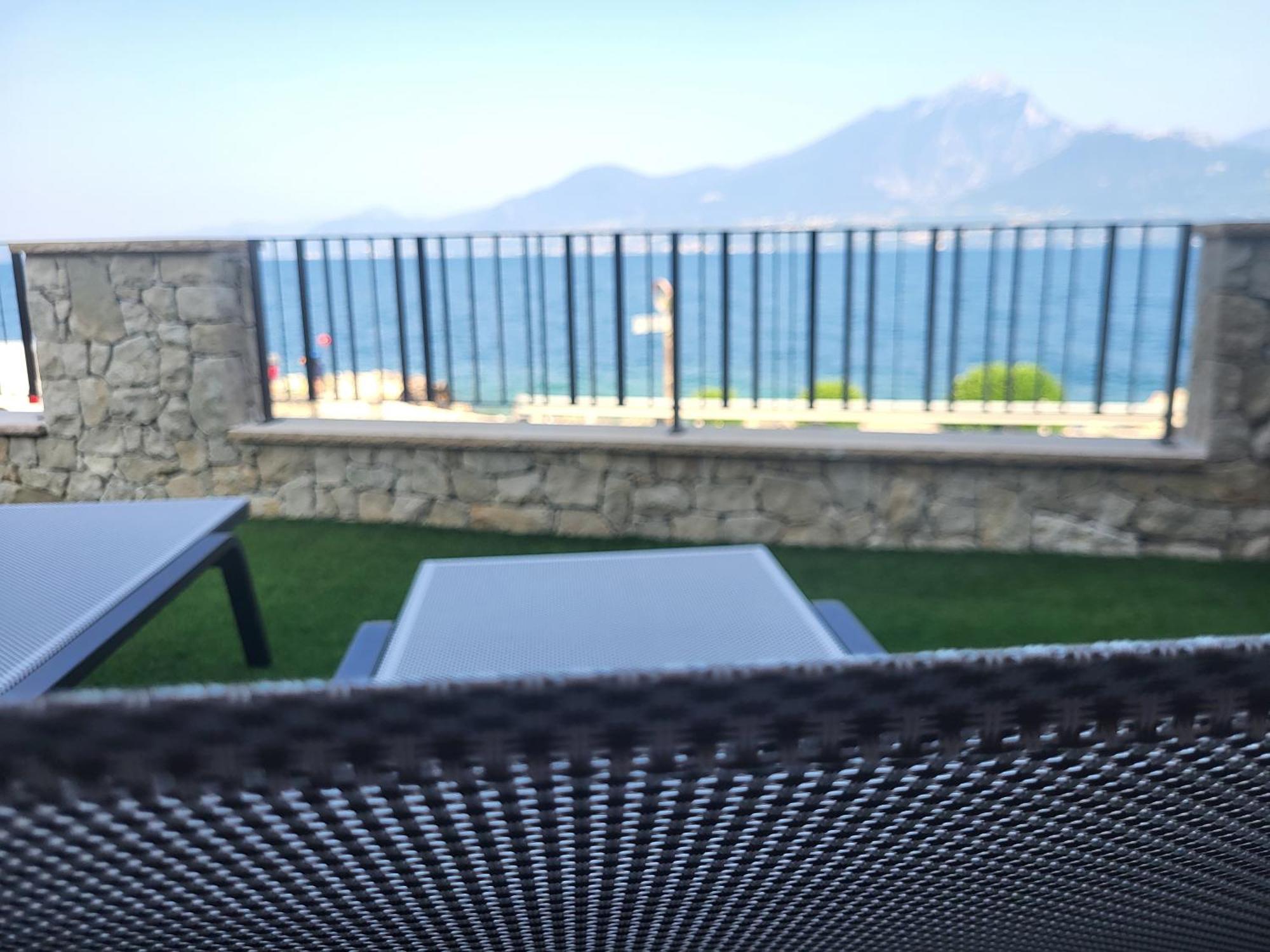 Attilio High Living Suites - Adults Only Torri Del Benaco Kamer foto