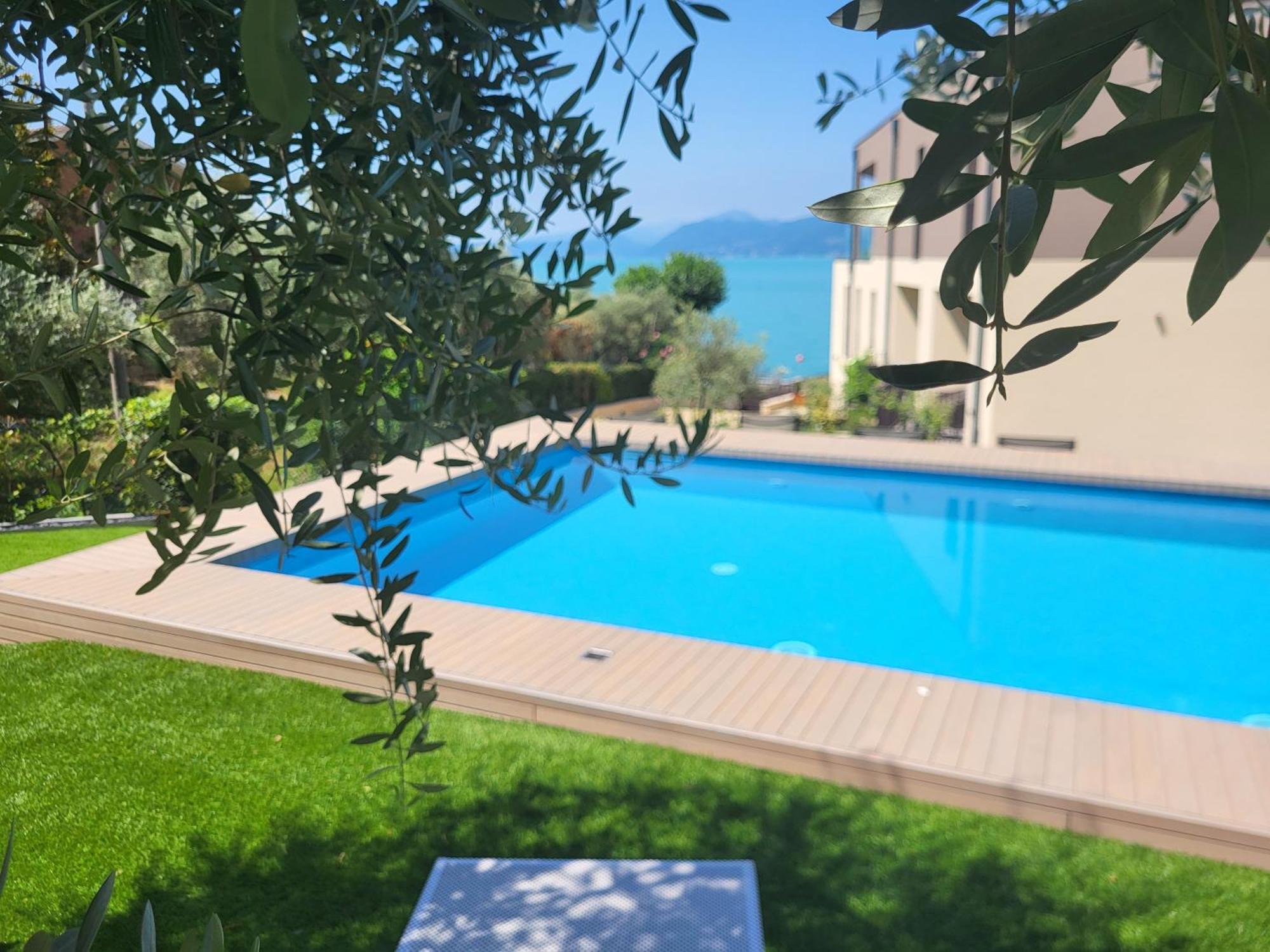 Attilio High Living Suites - Adults Only Torri Del Benaco Buitenkant foto